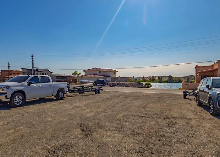 Desert Escape Close Trails & River Parker
